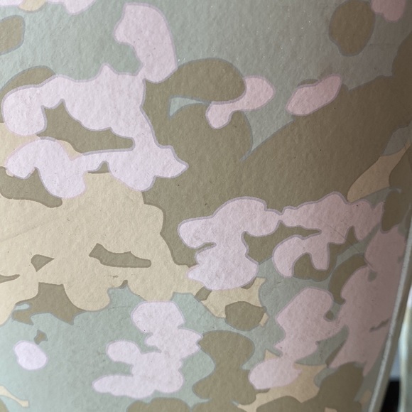 Hunter x Anthropologie pink floral camo print tall rain boots. Size 7 / EU 38 - Picture 3 of 6